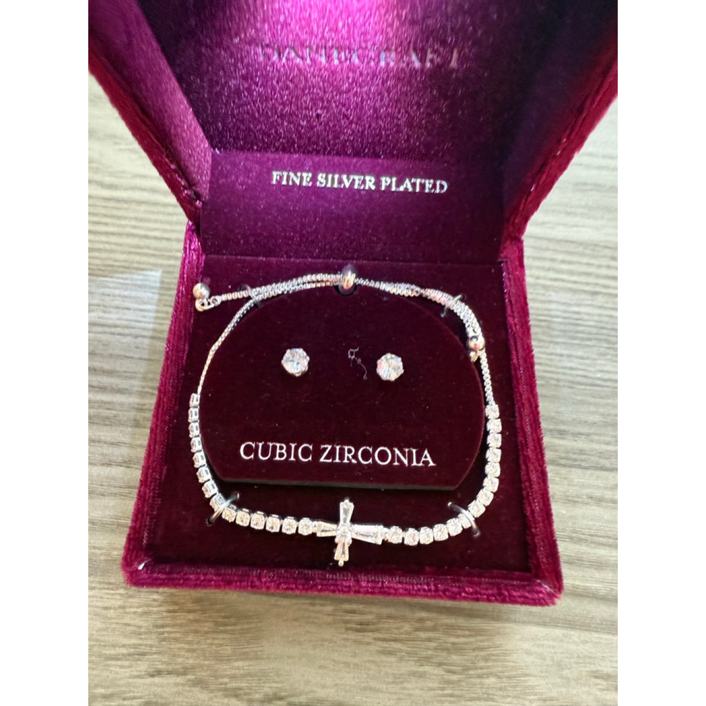 Womens Danecraft Silver Cubic Zirconia Bracelet Earring Set One Size 40$